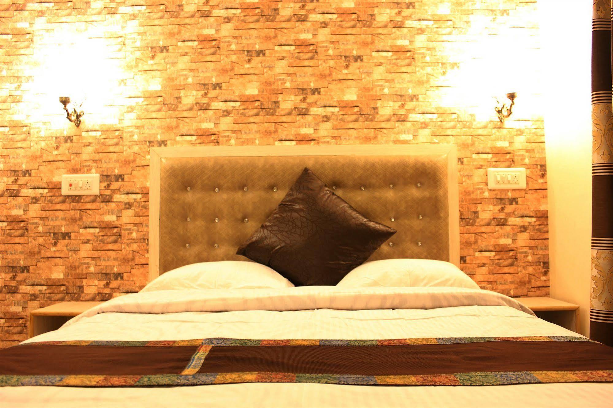 Hotel Walisons Resorts Srīnagar 외부 사진